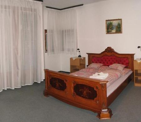 Bed and Breakfast Nadix Panzio Debrecín Exteriér fotografie